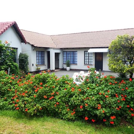 Garden Cottage In Edenvale Exterior photo